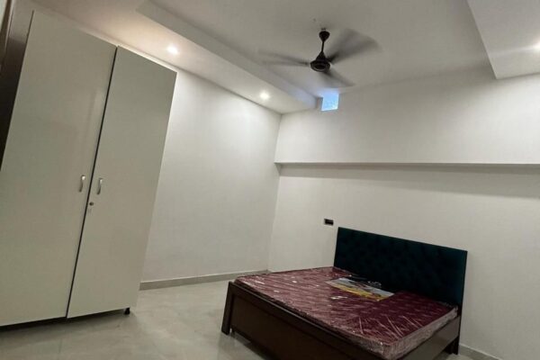 Furnished Independent 3 Room Set for Rent in Sector 40, Chandigarh | For Boys & Girls